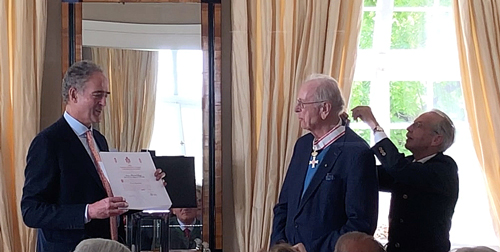 Kommandeurkreuzes fr Prof. Dr. Dr. h.c. Heinrich Pompe